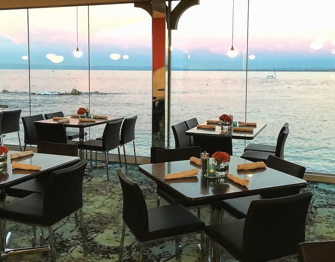 Lalla Oceanside Grill