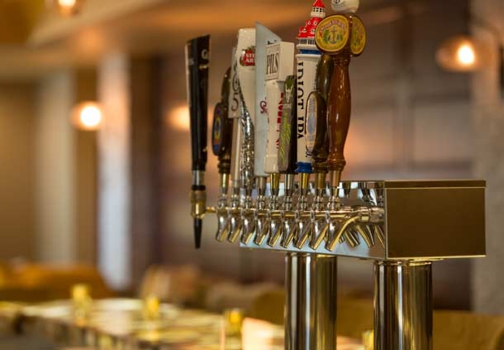 Fin + Field Restaurant And Bar